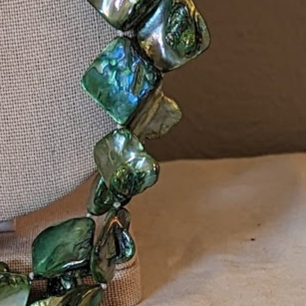 Long Green Shell Necklace - Picture 7 of 9
